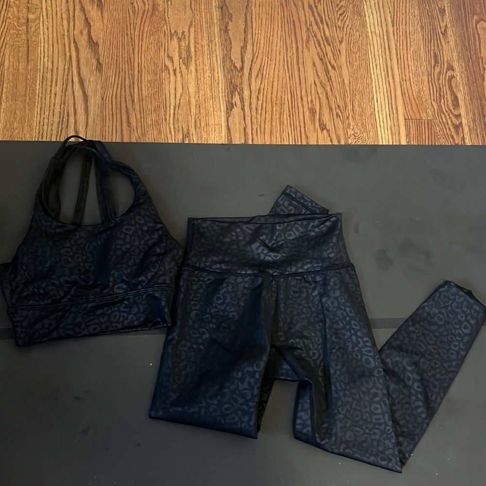 Buffbunny rebel sports bra and leggings, BLACK LEOPARD, EUC, small bra XS leggin